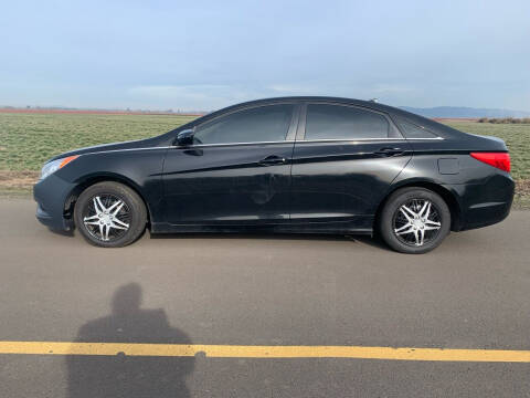 2013 Hyundai Sonata for sale at M AND S CAR SALES LLC in Independence OR