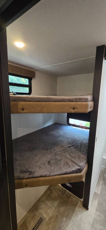 2025 Forest River 29BHQB