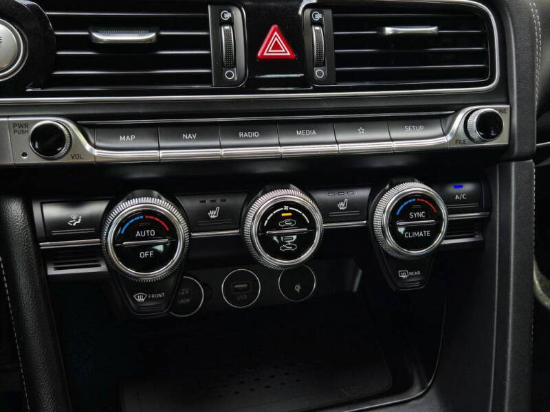 2022 Genesis G70