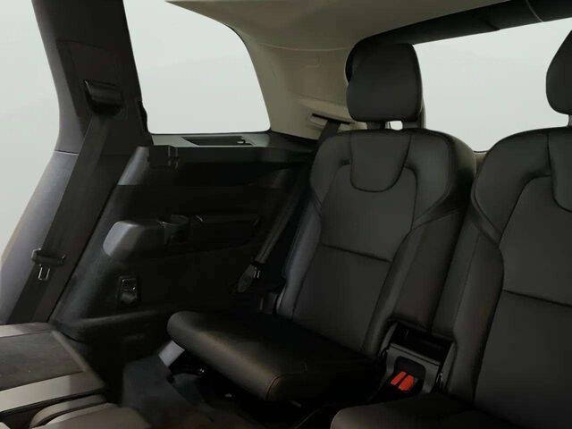 2025 Volvo XC90 B5 Core Bright Theme