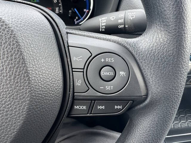 2025 Toyota RAV4 Hybrid LE