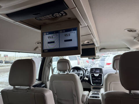 2013 Chrysler Town and Country Touring-L