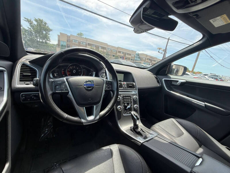 2016 Volvo XC60 T6 Drive-E