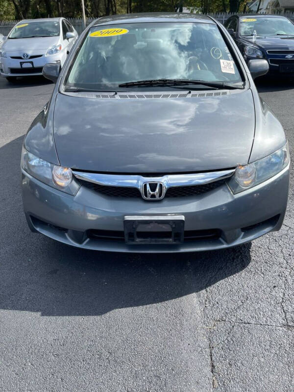 2009 Honda Civic for sale at Right Choice Automotive in Rochester NY