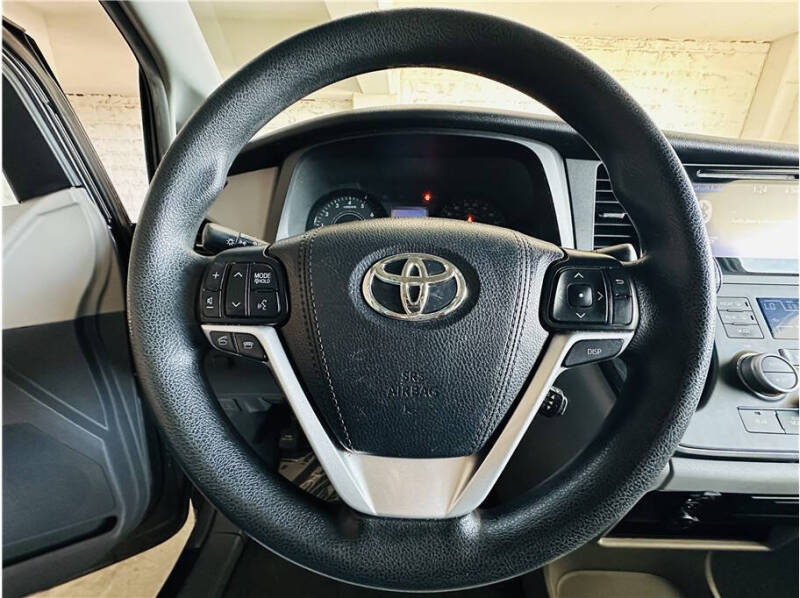 2017 Toyota Sienna