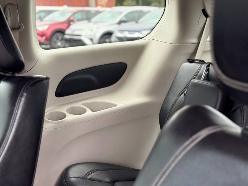 2022 Chrysler Pacifica Hybrid Touring L