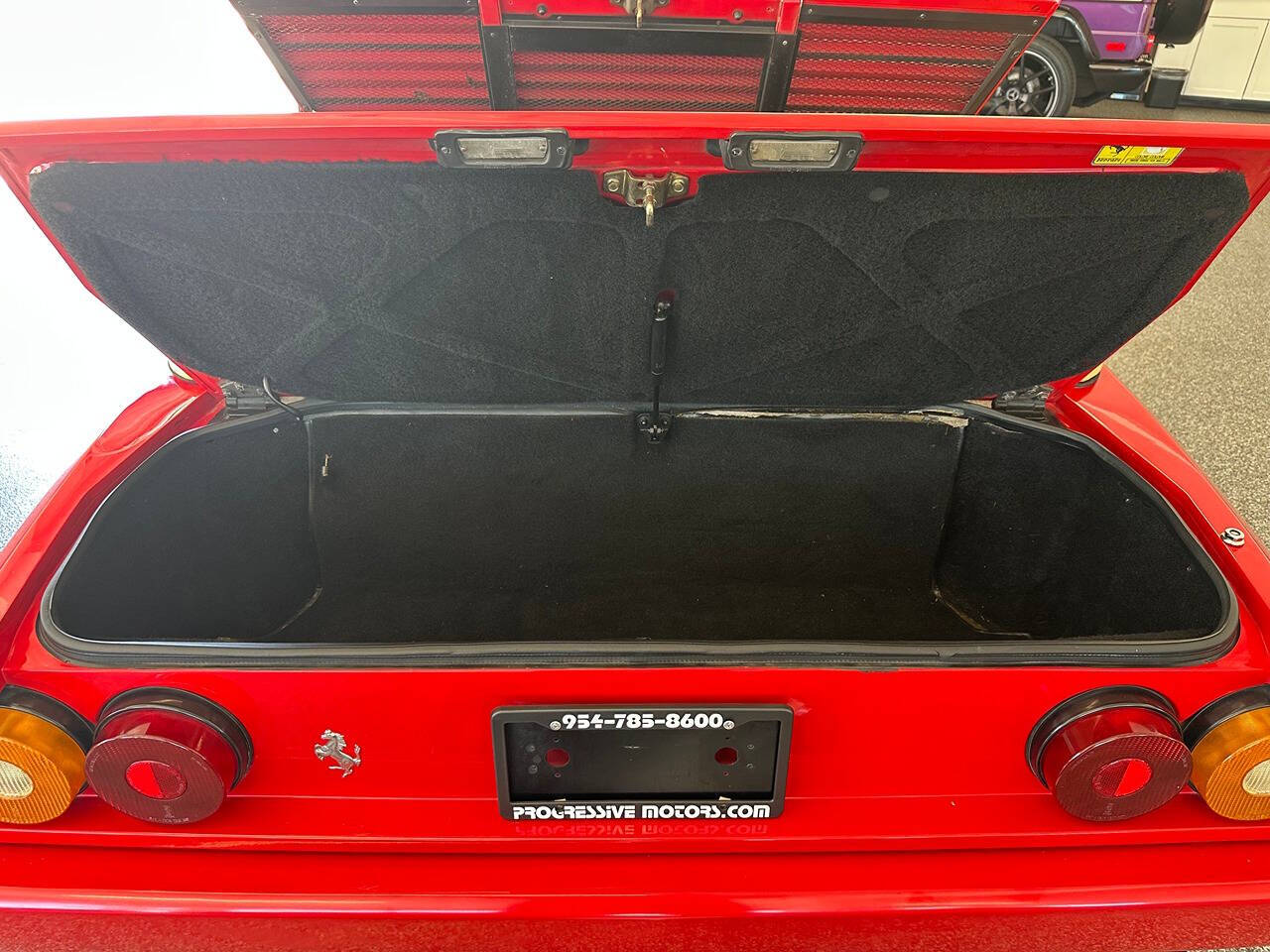 1988 Ferrari Mondial 3.2 52