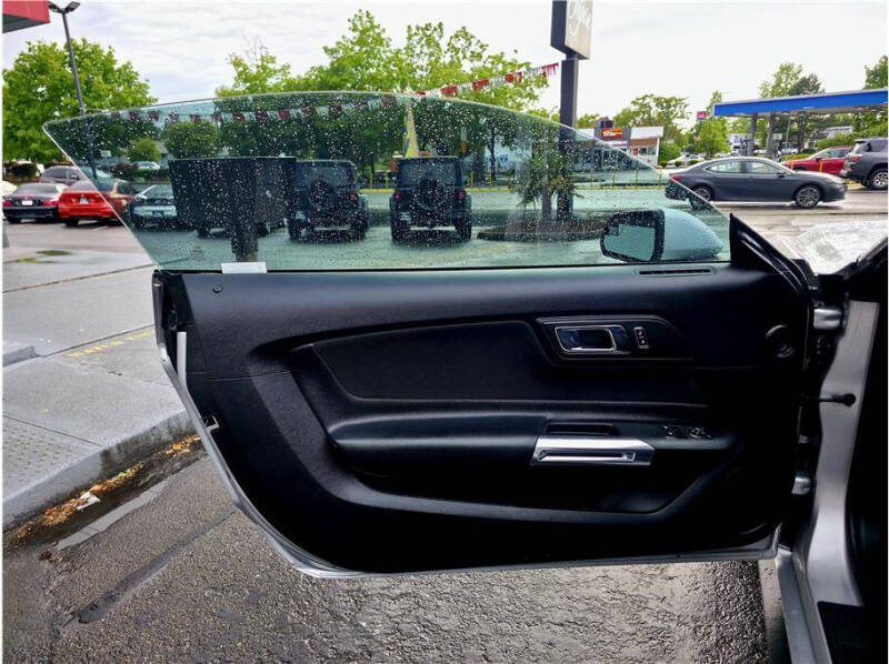 2015 Ford Mustang V6