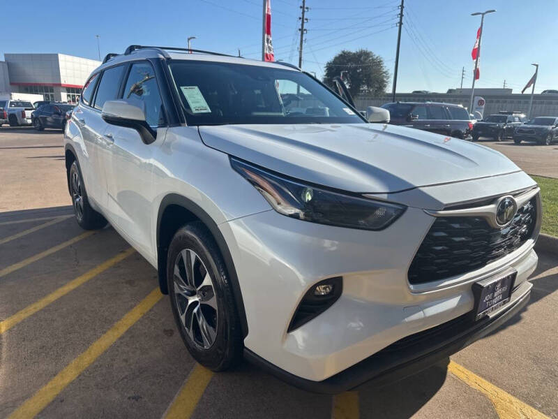 2023 Toyota Highlander XLE