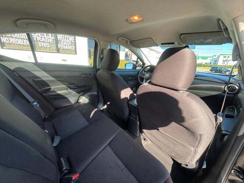 2021 Nissan Versa SR