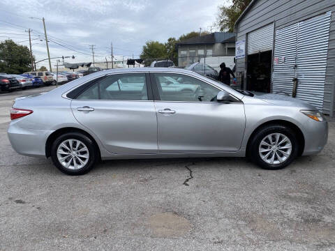 2017 Toyota Camry LE