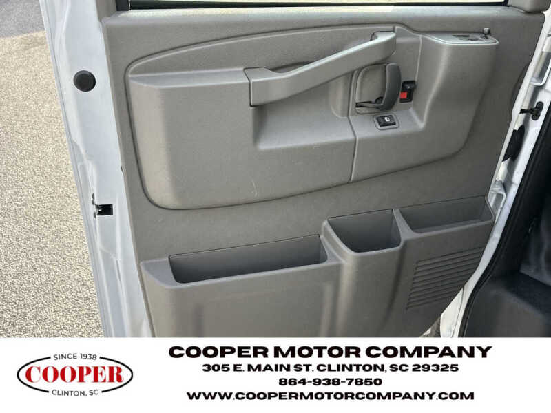 2025 Chevrolet Express LS 3500