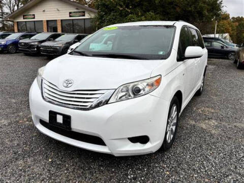 2017 Toyota Sienna LE 7-Passenger