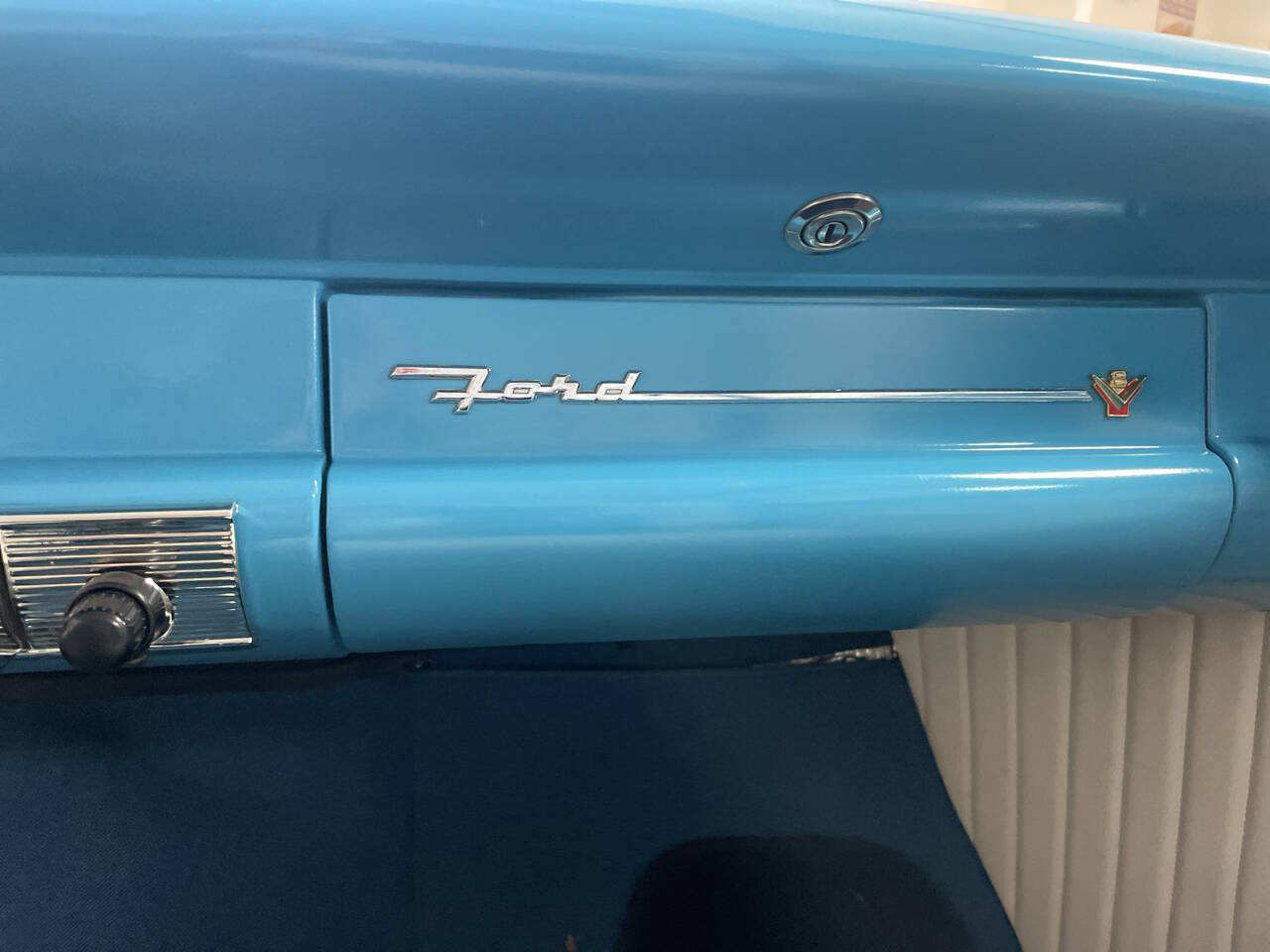 1956 Ford Fairlane 30