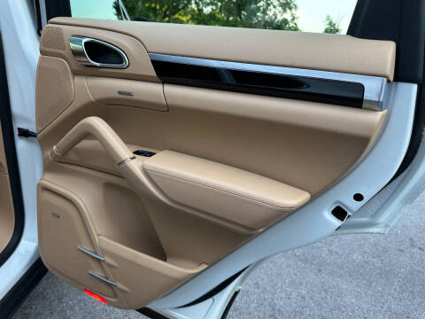 2014 Porsche Cayenne Platinum