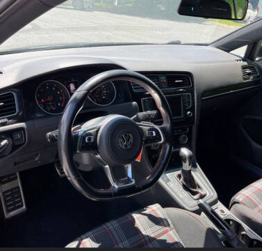 2017 Volkswagen Golf GTI S