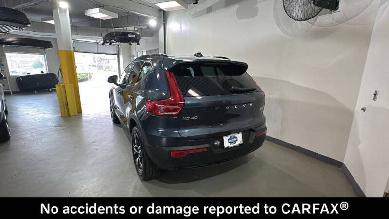 2026 Volvo XC40 B5 Core