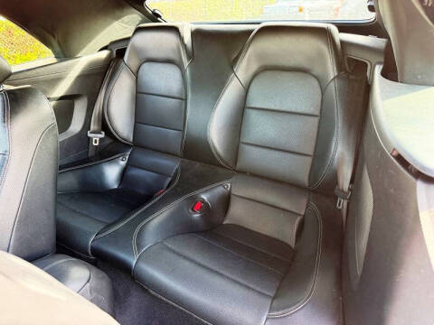 2022 Ford Mustang EcoBoost Premium