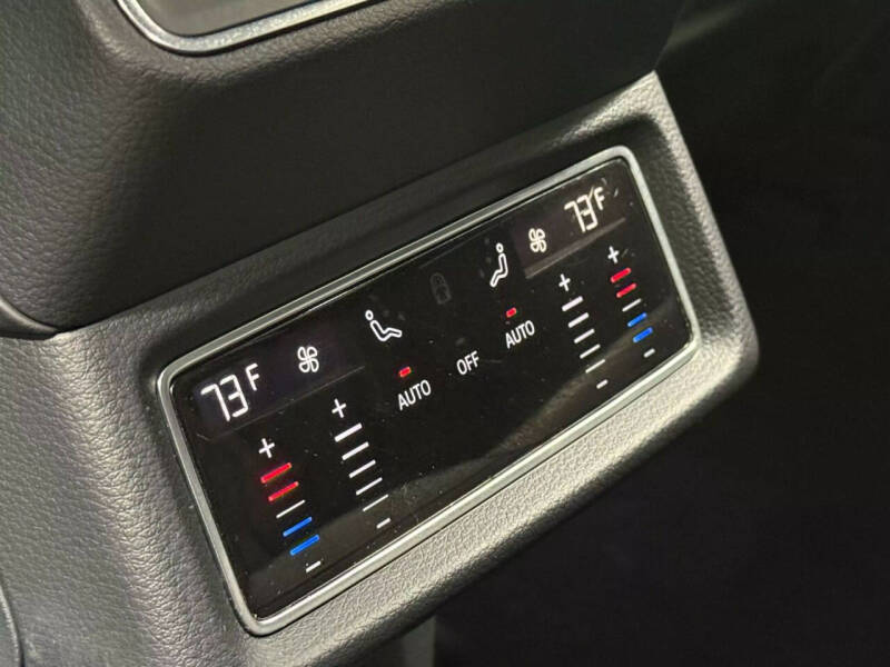 2019 Audi e-tron quattro Premium Plus