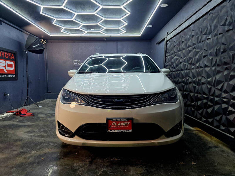 2019 Chrysler Pacifica Hybrid Touring L 35th Anniversary