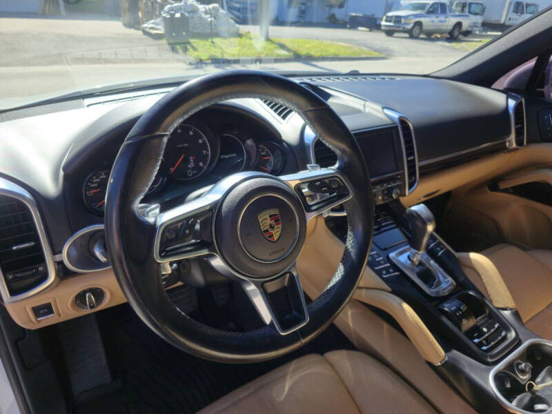 2016 Porsche Cayenne