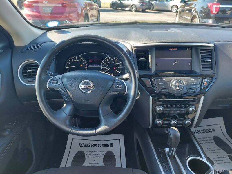 2020 Nissan Pathfinder SV