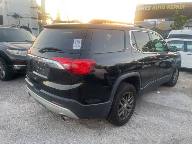 2017 GMC Acadia SLT-1