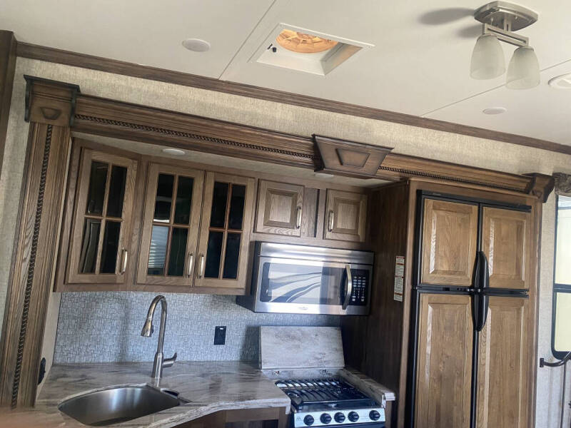 2016 Keystone RV Alpine 3535RE
