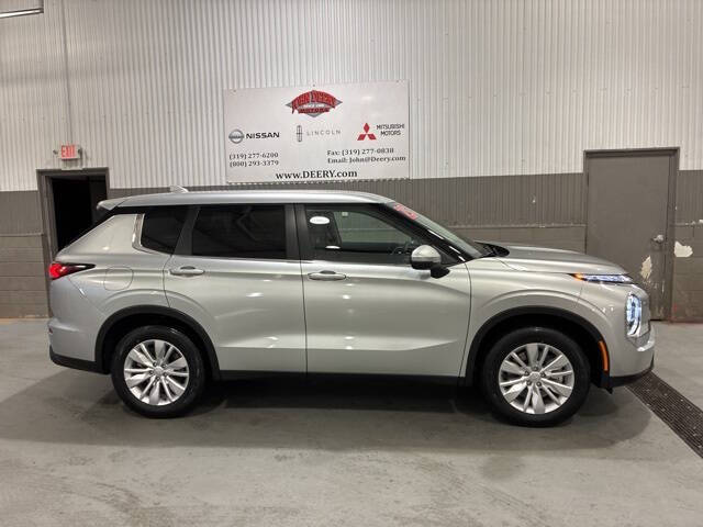 2025 Mitsubishi Outlander ES