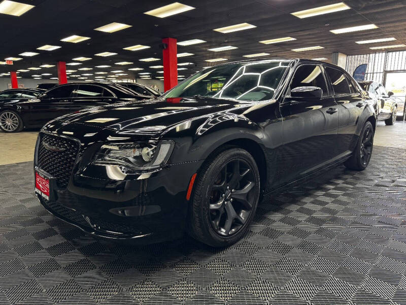 2020 Chrysler 300 Touring