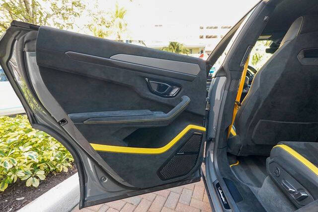 2023 Lamborghini Urus Performante