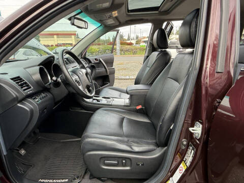 2012 Toyota Highlander SE