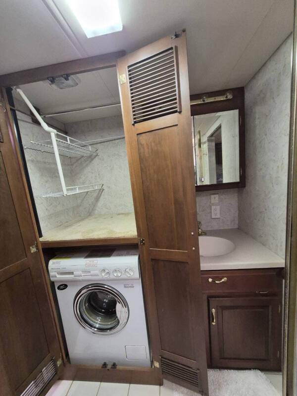 2002 Newmar Dutch Star 3852