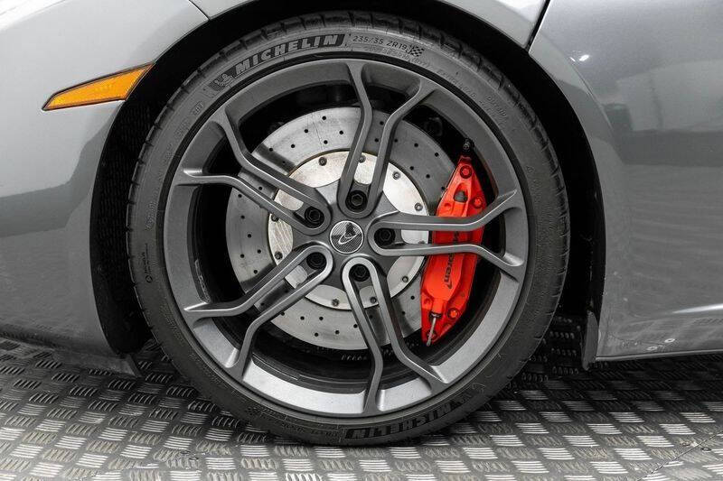 2013 McLaren MP4-12C