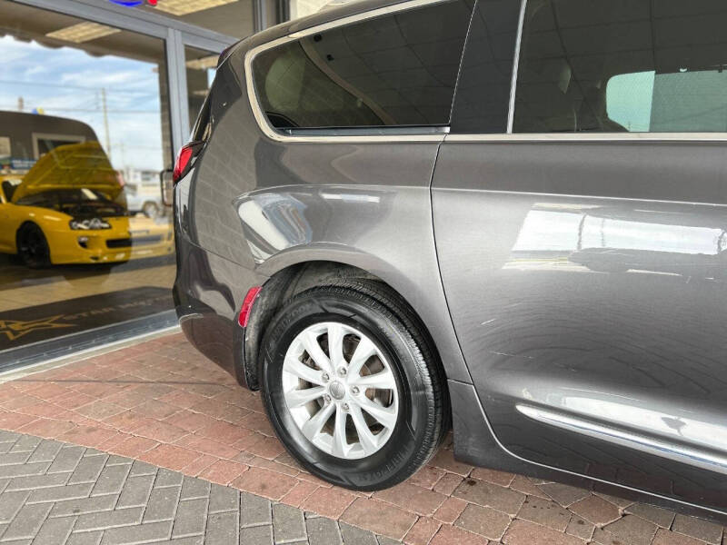 2019 Chrysler Pacifica Touring L