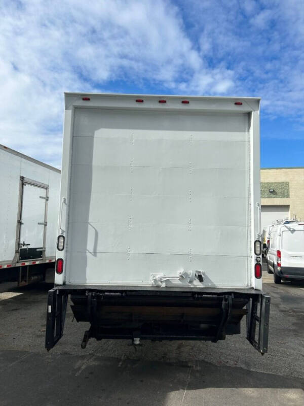 2016 Freightliner M2 106
