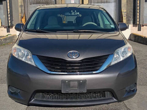 2012 Toyota Sienna