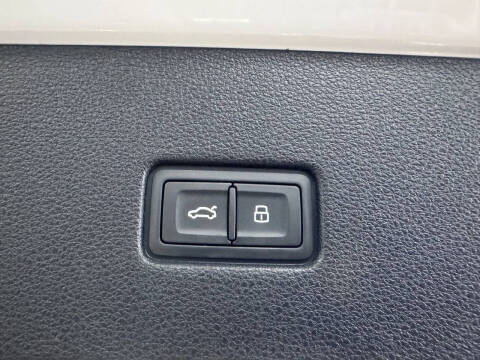 2019 Audi Q8 quattro Premium 55 TFSI