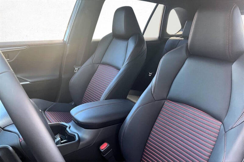 2025 Toyota RAV4 Plug-in Hybrid XSE