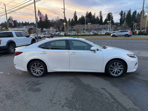 2017 Lexus ES 300h