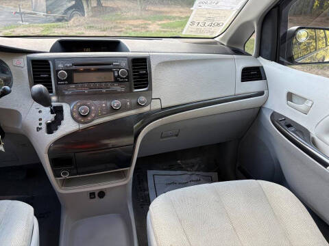 2012 Toyota Sienna