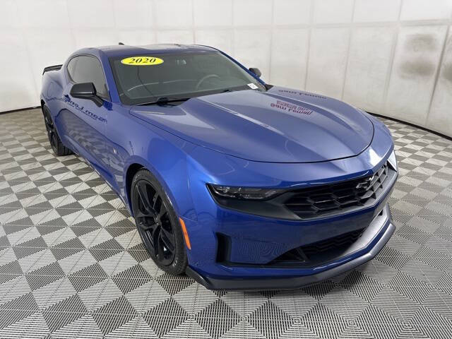 Used 2020 Chevrolet Camaro 2LT with VIN 1G1FC1RS2L0106572 for sale in Bloomington, IL