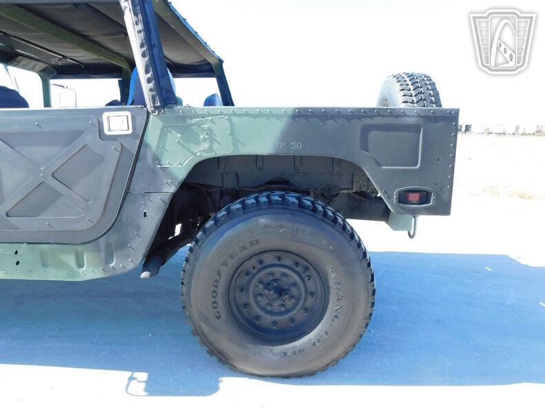 2002 AM General M1123