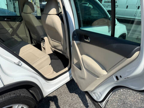 2012 Volkswagen Tiguan SE 4Motion