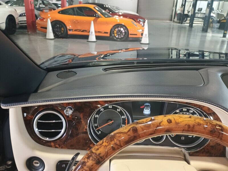 2013 Bentley Continental 38