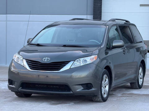 2014 Toyota Sienna for sale at Clutch Motors in Lake Bluff IL