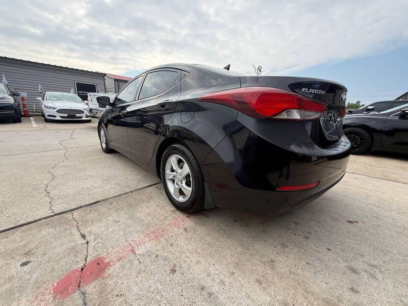 2014 Hyundai Elantra SE