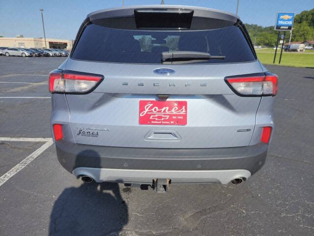 2022 Ford Escape Hybrid Titanium