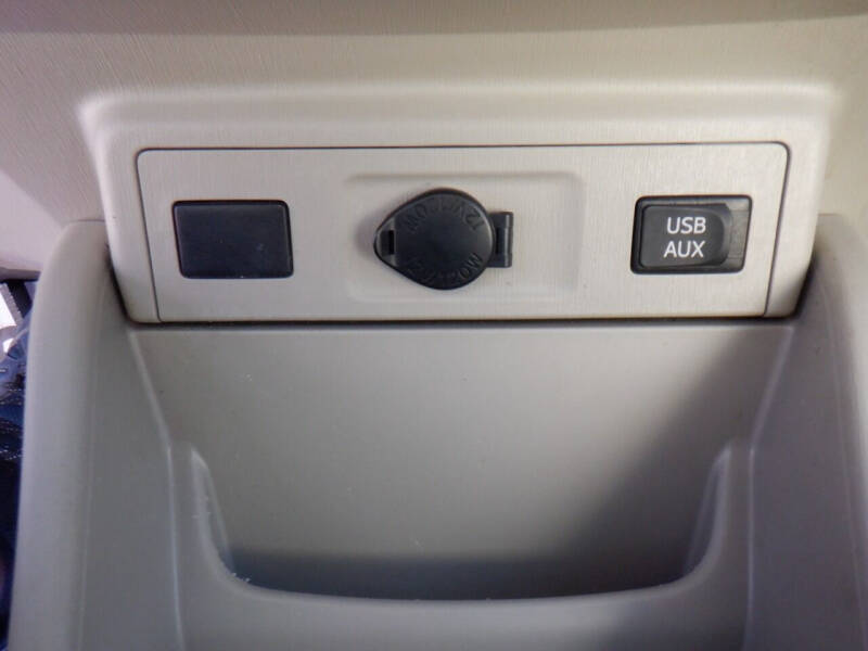 2013 Toyota Prius v Five