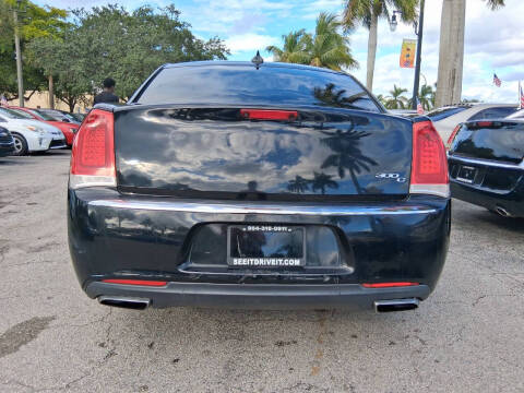 2018 Chrysler 300 C